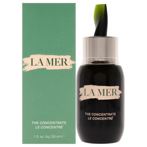 La Mer The Concentrate Serum 15ml luxury bottle on display