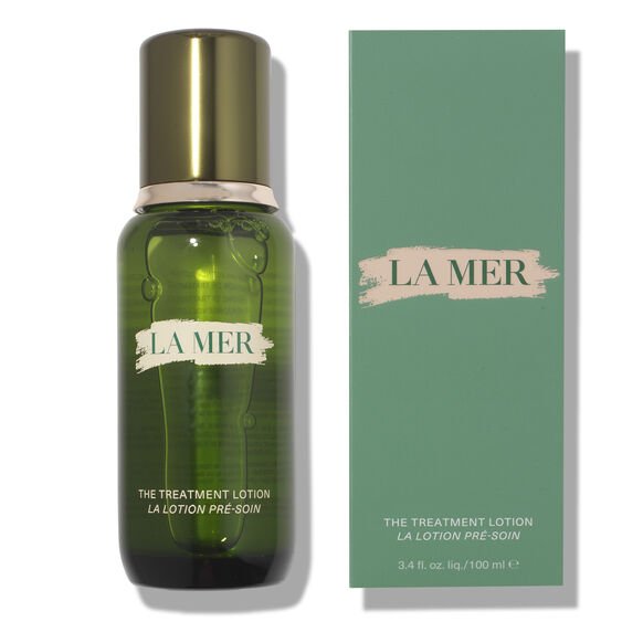 La Mer Treatment Lotion bottle displayed neatly for skincare enthusiasts